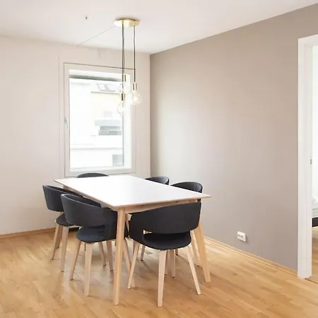 Modern 3Br Downtown Apt, Free Parking, High Standard Alesund Exterior photo