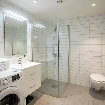 Modern 3Br Downtown Apt, Free Parking, High Standard Alesund Exterior photo