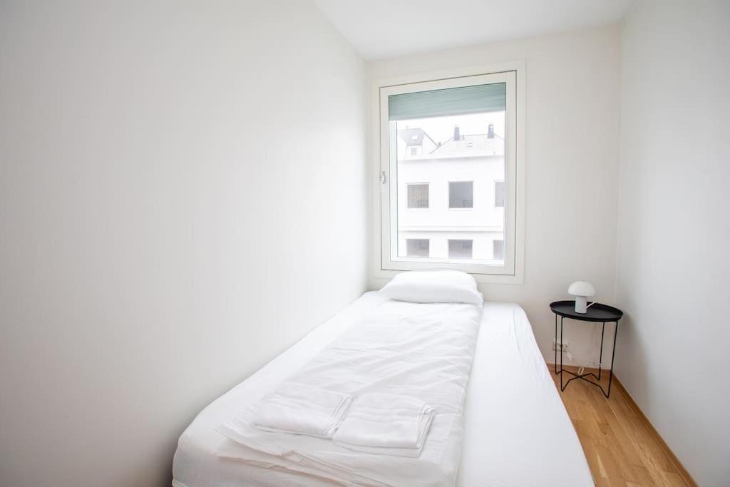 Modern 3br Downtown Apt, Free Parking, High Standard Alesund