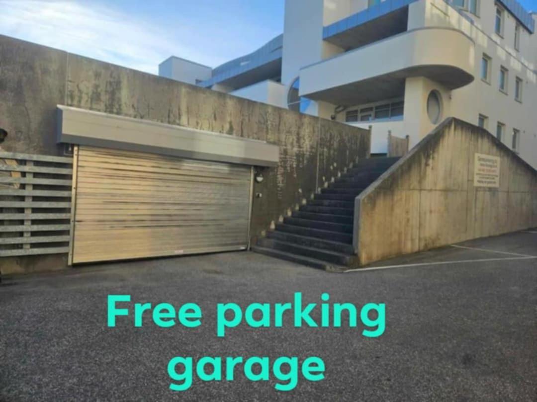 Modern 3br Downtown Apt, Free Parking, High Standard